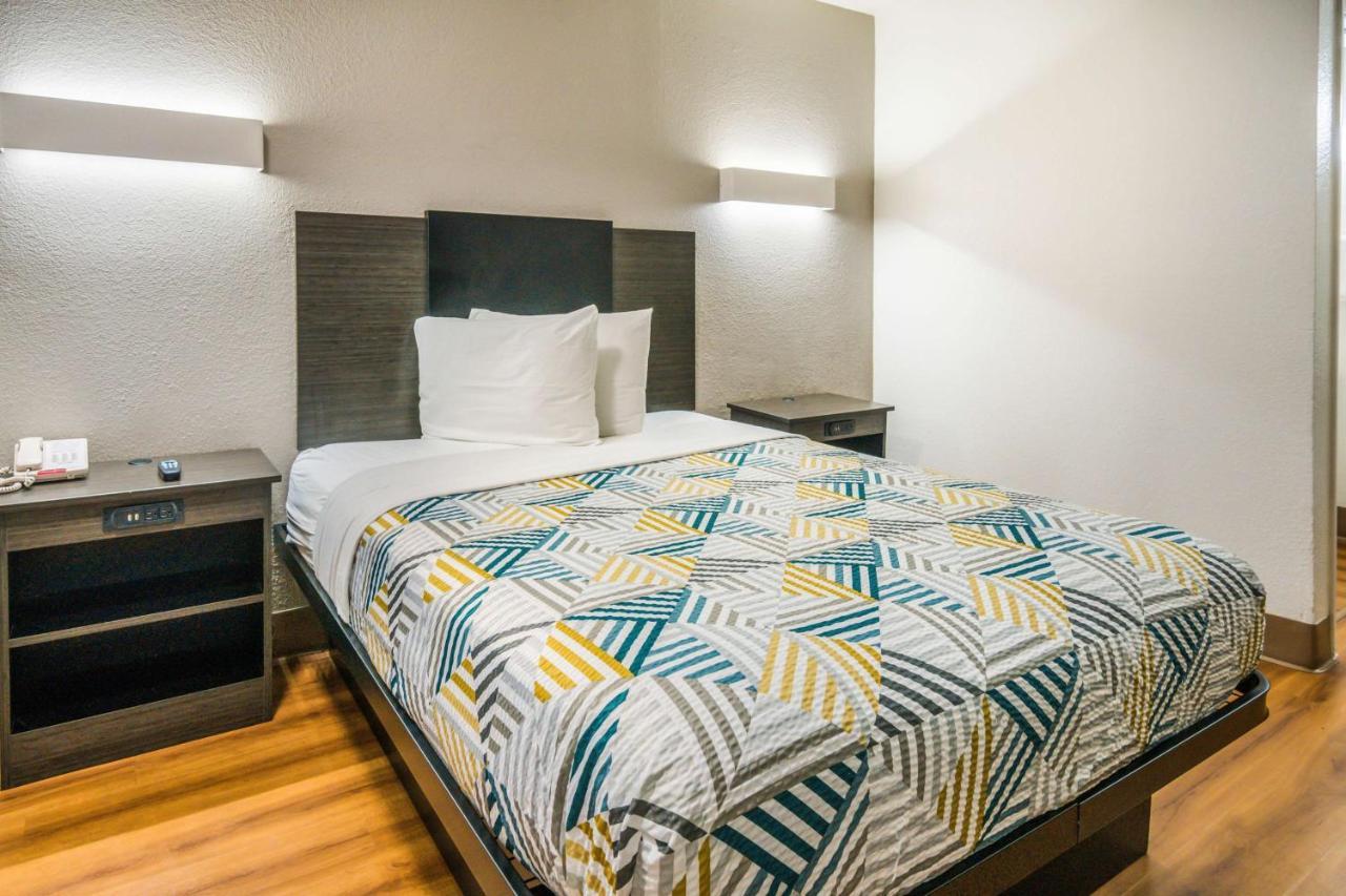 Hotel 6-irving, Tx - Dallas